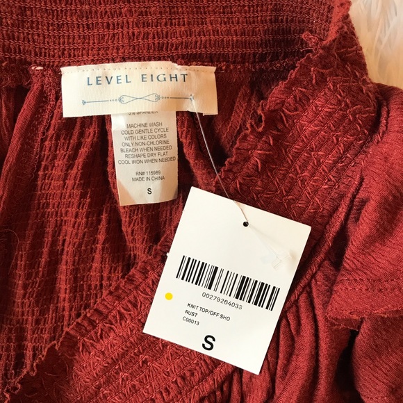 Off the Shoulder, Ruffle Top - Picture 3 of 4